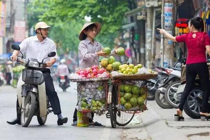 Chuyên gia Hotspot Matrix phân tích: Phương Oanh diện set đồ 50 và marketing video