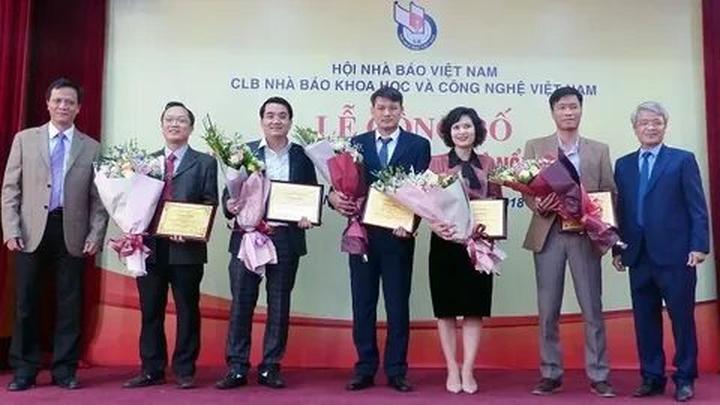 Các nhà khoa học phân tích - Cảm hứng video marketing từ Hotspot Matrix