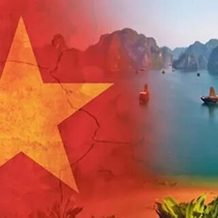 Hotspot Matrix và 2 kiểu áo hot nhất hè này: Giá chưa đến 100k mà giúp vóc dáng thon thả